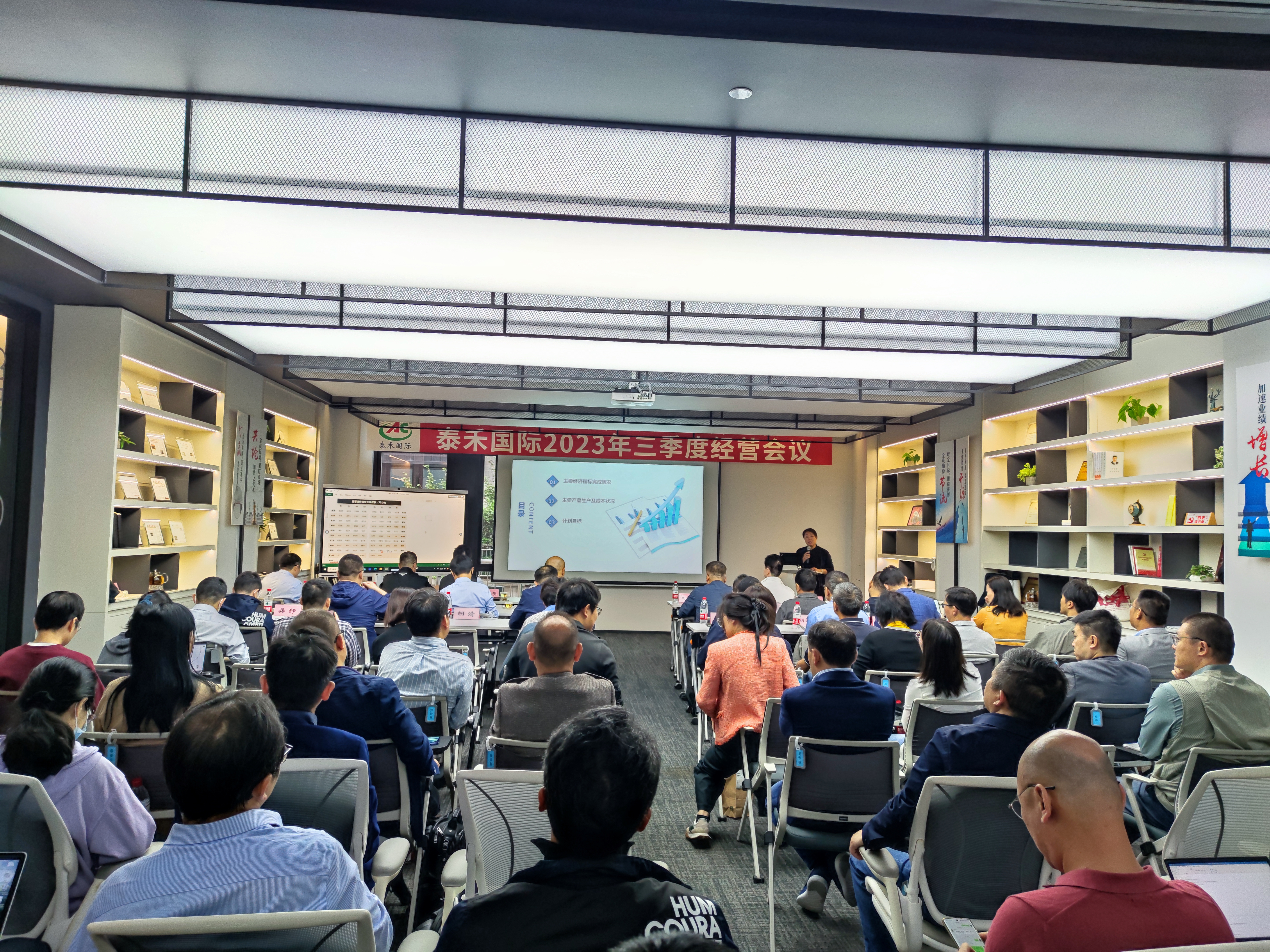 ���ľ��������ѹ�����ս������������ �������Ź��ʹ��������ٿ������Ⱦ�Ӫ������